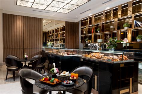 restaurants near admiral hotel